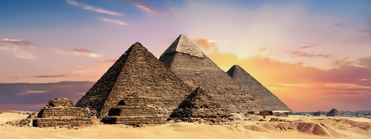 pyramids-g7f80e2d4f_1280